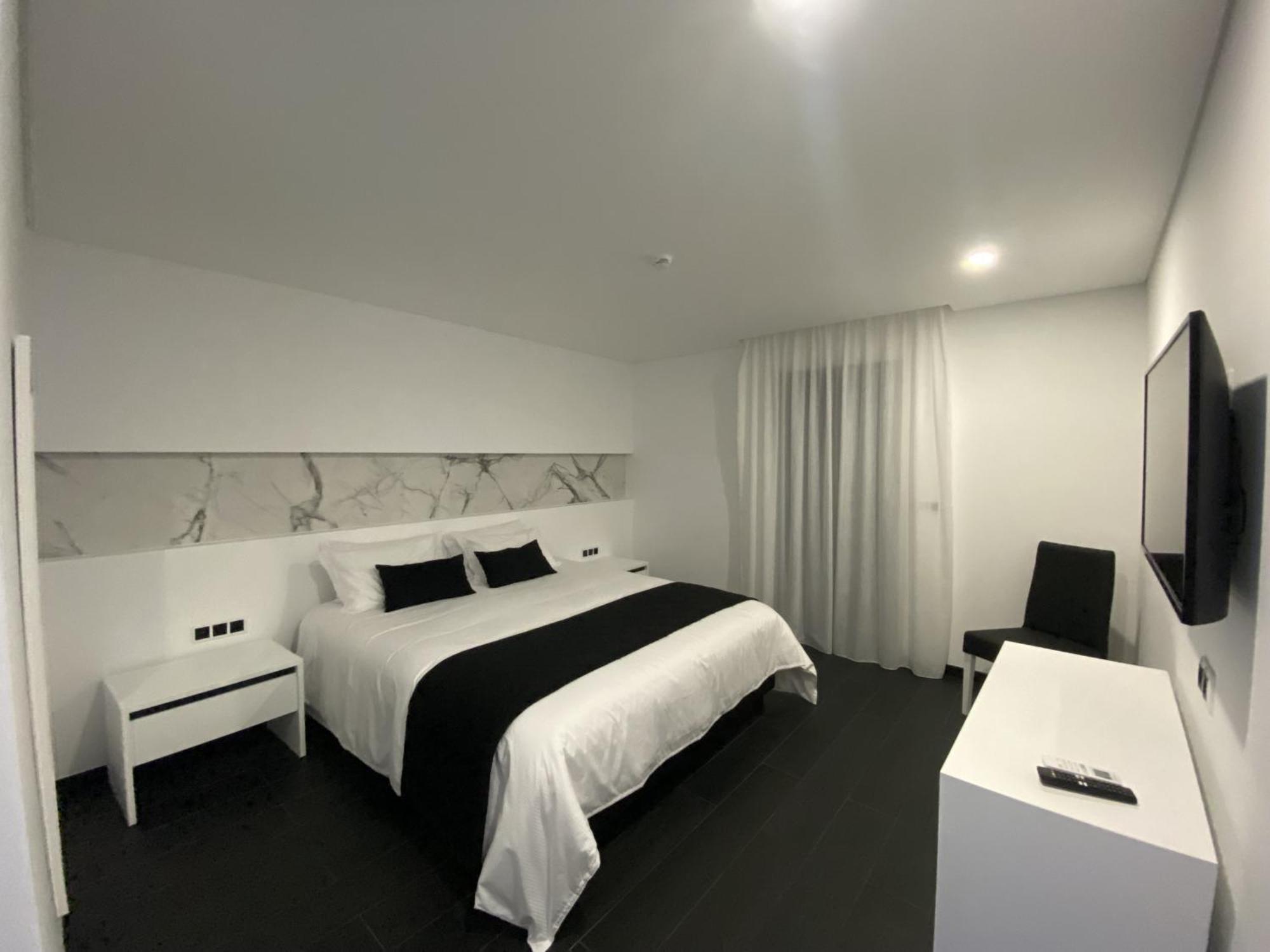 Ponta Delgada The Rock Hostel מראה חיצוני תמונה