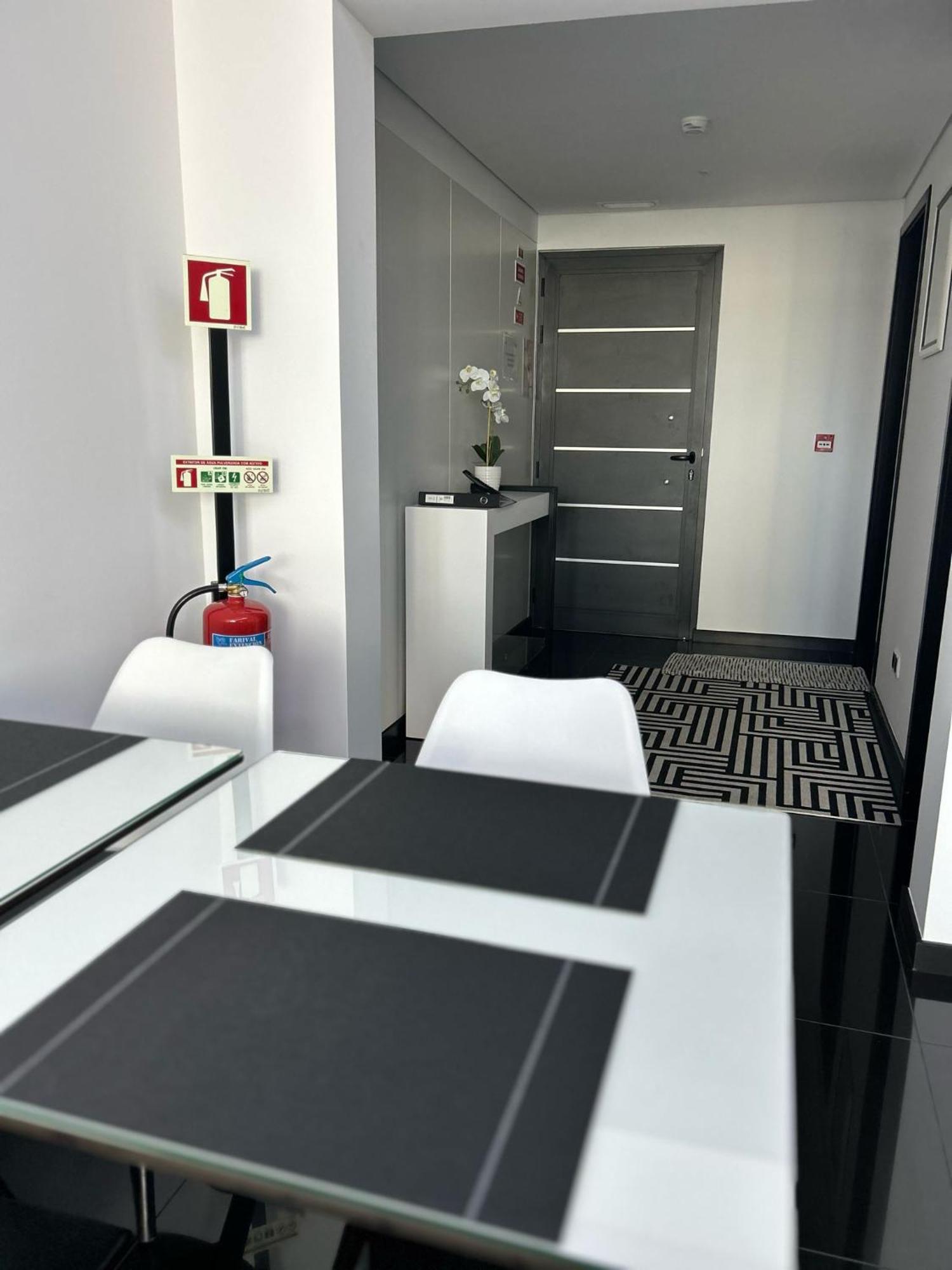 Ponta Delgada The Rock Hostel מראה חיצוני תמונה